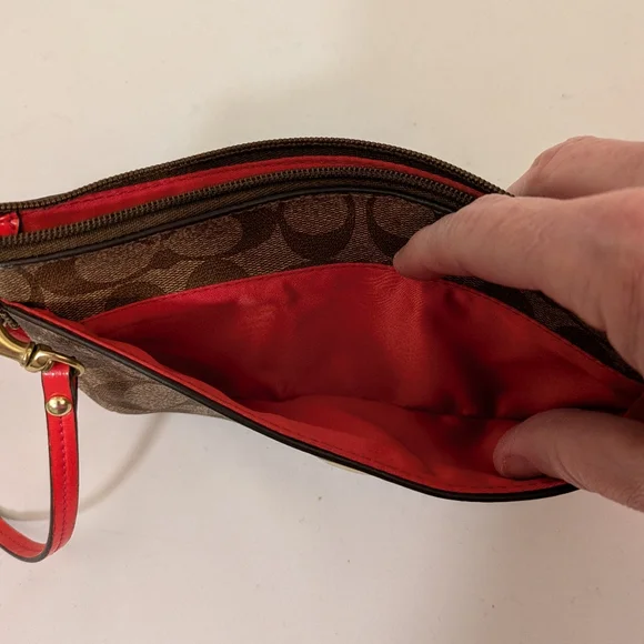 Coach Clutch w/Wrist Strap - Picture 6 of 8